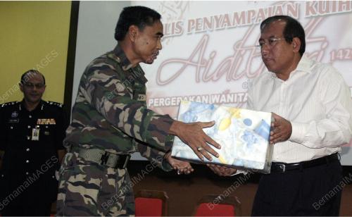 MAHDZIR KHALID