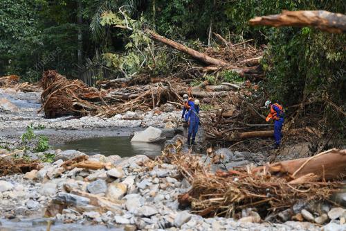 KD04_23082021_BANJIR_KILAT
