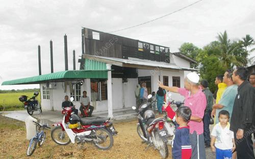 RUMAH DIPUKUL RIBUT