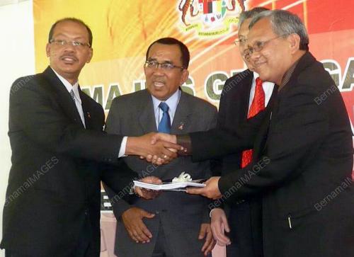 DATUK MOHD JOHARI BAHARUM