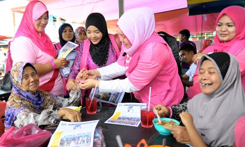KD04_24102013_PUTERI_UMNO