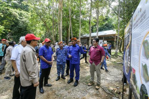 DATUK SERI TAKIYUDDIN HASSAN