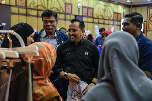 DATUK DR ASYRAF WAJDI DUSUKI