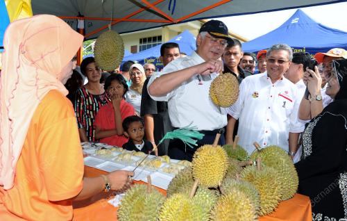 NAJIB TUN RAZAK