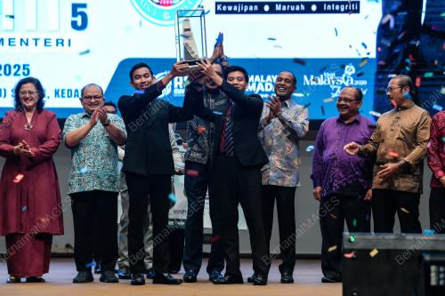 DATUK SERI DR ZAMBRY ABDUL KADIR