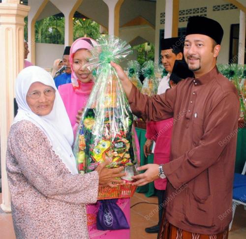 MUKHRIZ TUN MAHATHIR