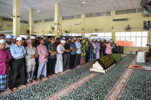 DUA BERANAK HANYUT