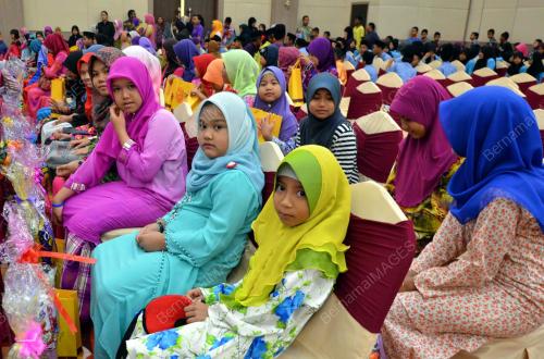 KD04_29122013_YATIM_SUMBANGAN