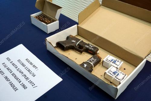 KD04_29122016_POLIS_PISTOL