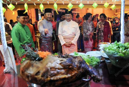 KD04_30072015_RAYA