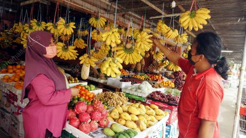 GERAI BUAH JADI TUMPUAN