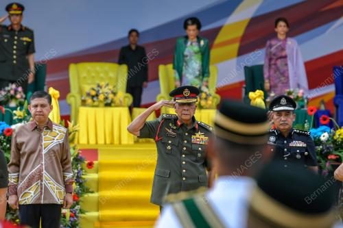 SULTAN SALLEHUDDIN IBNI ALMARHUM SULTAN BADLISHAH