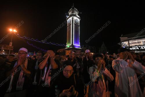 SUNGAI PETANI BERSELAWAT