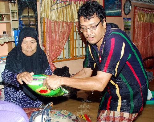 10 RUMAH DILANDA BANJIR