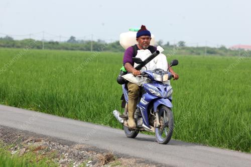 DATUK DR MOHD UZIR MAHIDIN