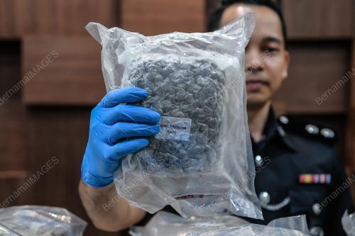 PENGEDARAN GANJA