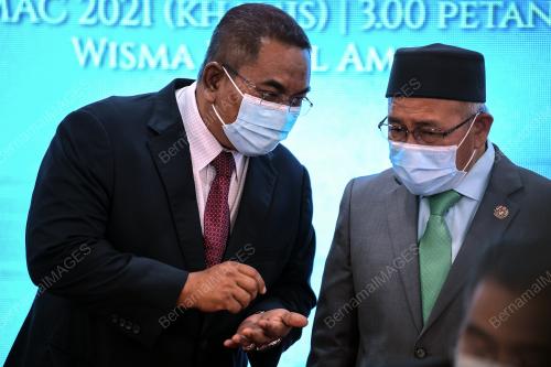 DATUK SERI TUAN IBRAHIM TUAN MAN