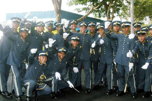 PEGAWAI KADET SISWA