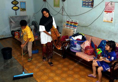 KD05_04072013_BANJIR_KILAT