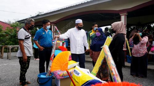 BANTUAN PASCA BANJIR