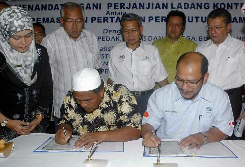 MUSTAPA MOHAMED