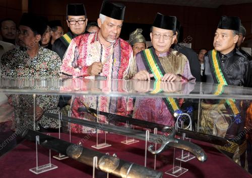 PAMERAN PEDANG