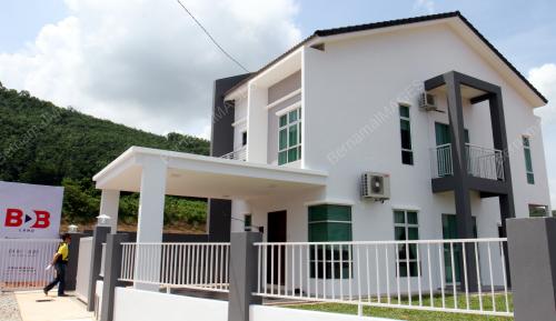 KD05_06062015_MUKHRIZ_BDB