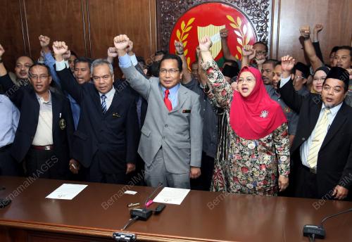 KD05_06082014_HINA_AGONG2