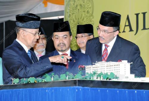 TUANKU ABDUL HALIM MU'ADZAM SHAH