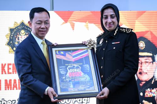 LATHEEFA KOYA