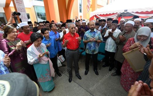 TUN MAHATHIR MOHAMAD