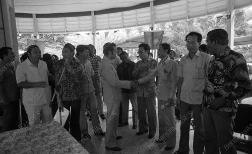 PRESIDEN UMNO BERKEMPEN