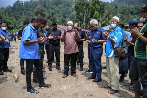 DATUK SERI HAMZAH ZAINUDDIN