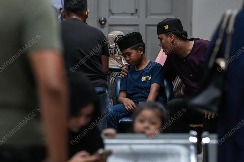 ANGGOTA POLIS MAUT