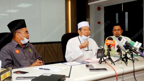 DATUK FADZIL AWANG