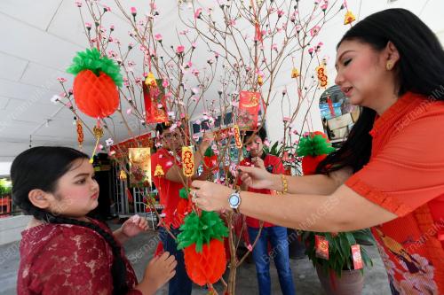 PERSIAPAN TAHUN BARU CINA