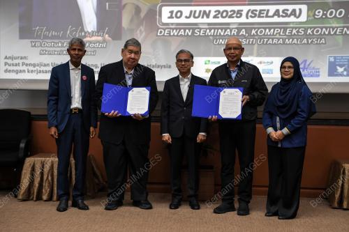 DATUK FAHMI FADZIL