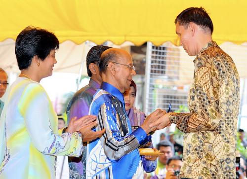 KD05_10102013_AGONG