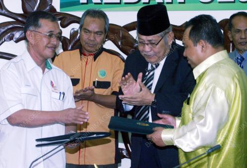 AZIZAN ABDUL RAZAK