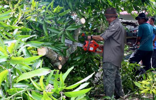 KD05_12042012_ADUN_RIBUT