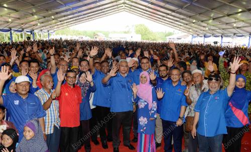 KD05_14042018_ORANG_RAMAI