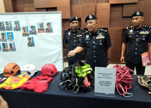POLIS CURI KABEL