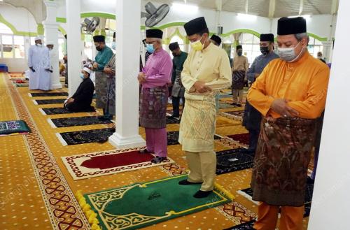 RAJA MUDA KEDAH BAYAR ZAKAT FITRAH