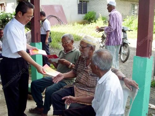 DR LEONG YONG KONG