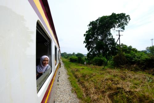 TREN SHUTTLE KHAS SRT