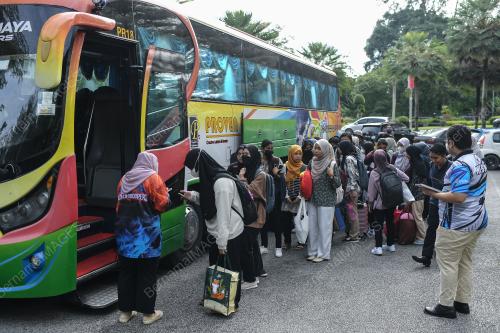 MAHASISWA MENGUNDI