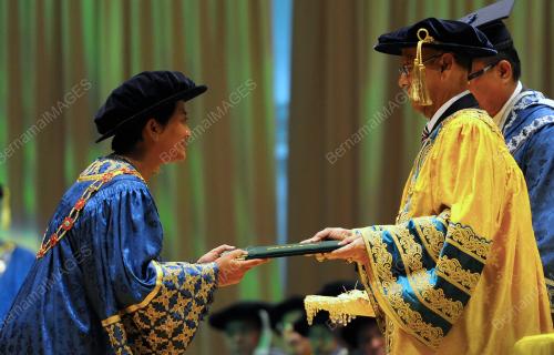 KD05_18092012_AGONG