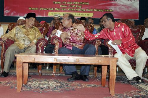 MAHDZIR KHALID