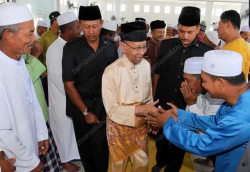 KD05_19122014_AGONG_SOLAT