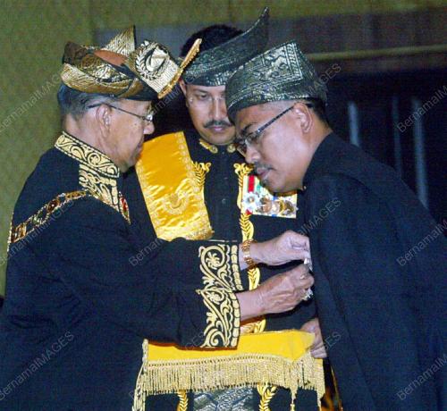 TUANKU ABDUL HALIM MU'ADZAM SHAH